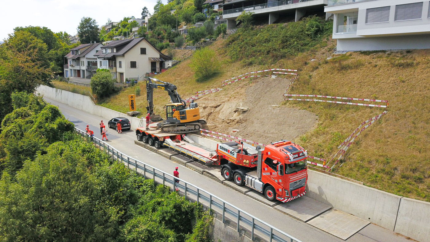 SENNAG_baggertransport-stuetzmauer-cellere-bau_Bild_1.jpg