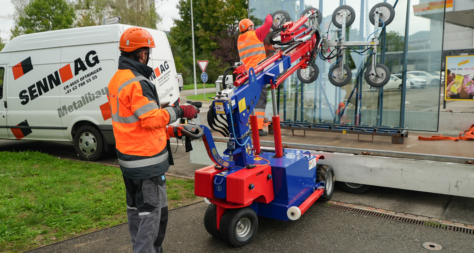 SENN-AG_04-kran-transport_glassauger_01.jpg