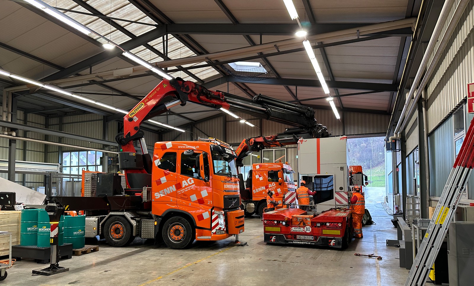SENN-AG_04-kran-transport_lastwagenaufbaukrane_02