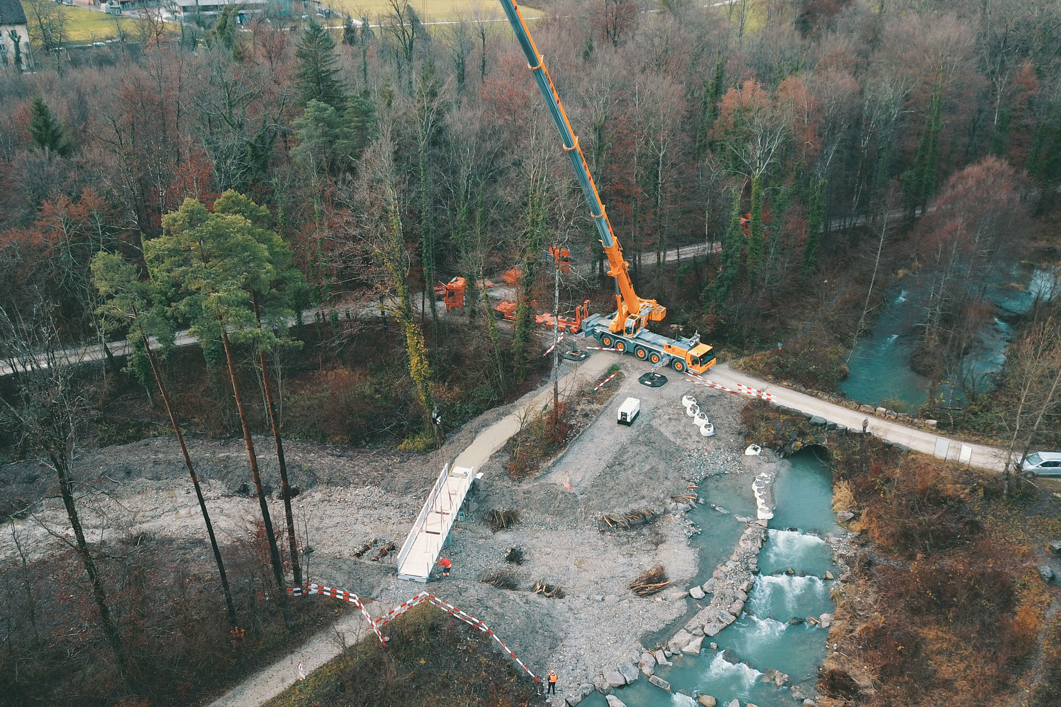 praezisionshub-sennag-fussgaengerbruecke-rupperswil-kranhub-brueckeneinhub-mit-liebherr-ltm-1160.jpg