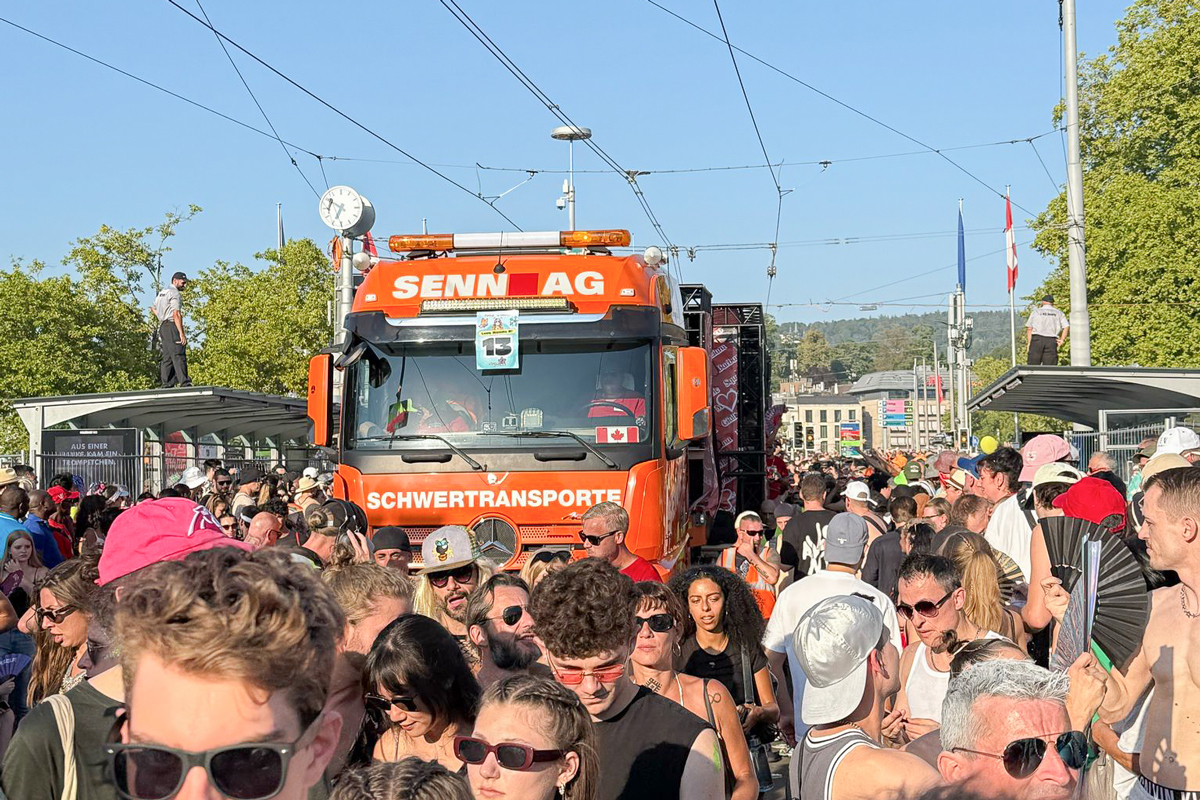 senn-ag-streetparade.jpg